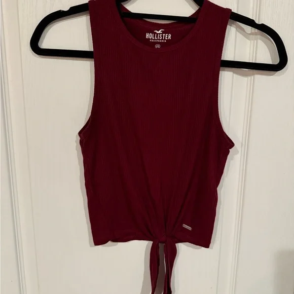Hollister Women's Burgundy Tie-Front Crop Top - Picture 2 of 5